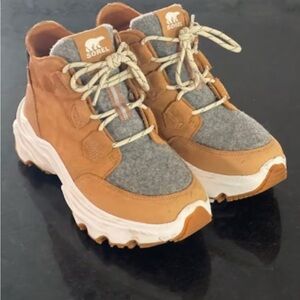 SOREL WOMEN'S KINETIC™ BREAKTHRU CARIBOU SNEAKER BOOT WOMENS 8.5